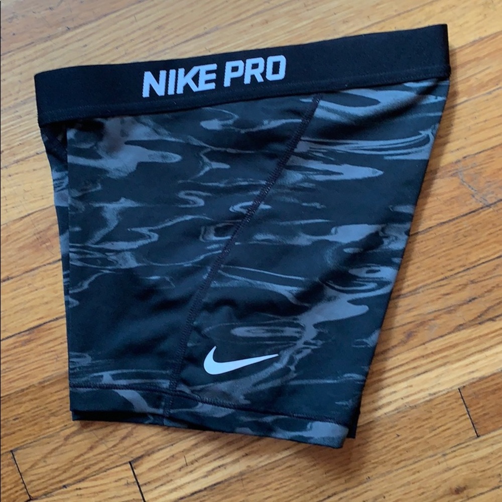 SOLD - Nike Pro 3” short